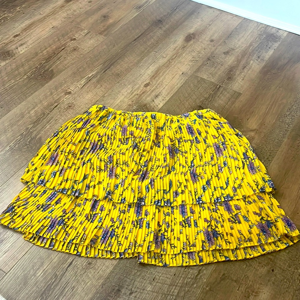 Banana republic small petite yellow skirt ruffled